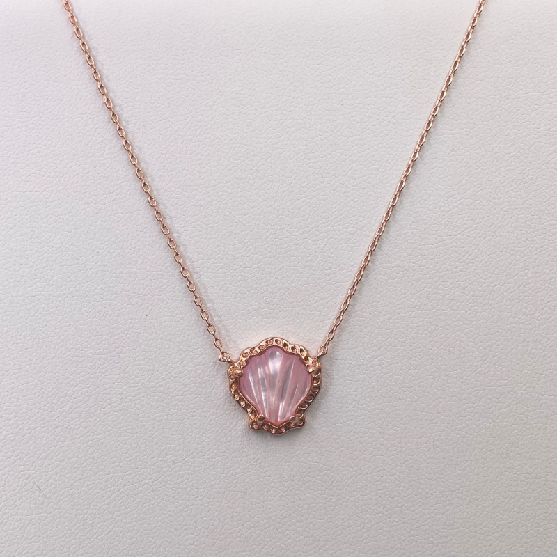 Colier cu perle de scoică și pandantiv din alamă, placare cu aur 14K, lanț drept, stil lux lejer