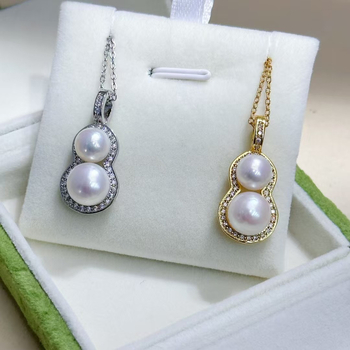 Μενταγιόν με φυσικό μαργαριτάρι γλυκού νερού, επίπεδη στρογγυλή μορφή, επιχρυσωμένος χαλκός βάσης, κοπή με λέιζερ, άνοιξη 2025