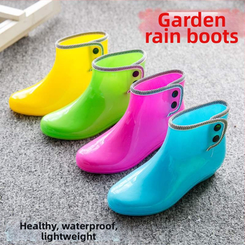 Sievietēm PVC lietus zābaki, ar fleece iekšpusi, īss augums, pretslīdēšana, ūdensizturīgi, dārza kurpes (PVC augšdaļa; īss augums; fleece iekšpuse; ūdensizturīgi; pretslīdēšana)