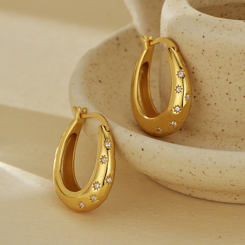 Cercei din argint 925, design stea (pietre micro-incrustate; greutate 3,3–4,9 g)