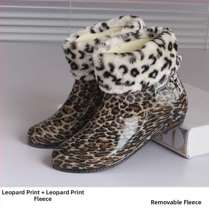 Sieviešu PVC lietus zābaki, īss augstums, ūdensnecaurlaidīgi, neslīdoši, ar flīsa iekšpusi