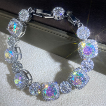 Bakrena narukvica s osmerokutnim Millenijskim rezom i dijamantnim ugradnjama