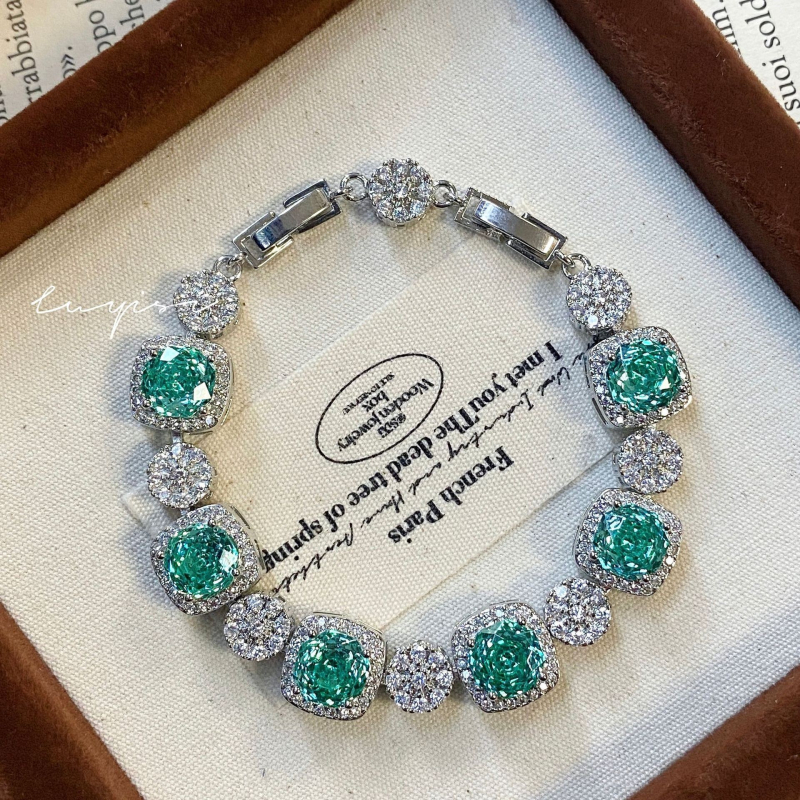 Bakrena narukvica s osmerokutnim Millenijskim rezom i dijamantnim ugradnjama