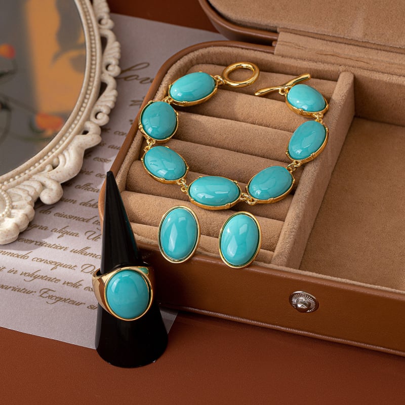 Set de bijuterii vintage din cupru placat cu aur, piatră naturală ovală, cercei, brățară și inel