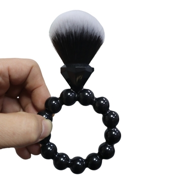 Beautiful and Happy meigikäsn pudrile ja põsepunale – sünteetilised karvad, plastist vars, kaasasoleva koti pakend, üks tükk