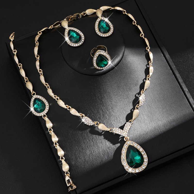 Set nakita od legure s Rhinestone: ogrlica s križnim lancem, naušnice, prsten i narukvica