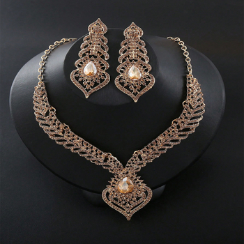 Dva dijela nakita: ogrlica i naušnice od legure sa kristalima, retro stil, elektroplatiranje