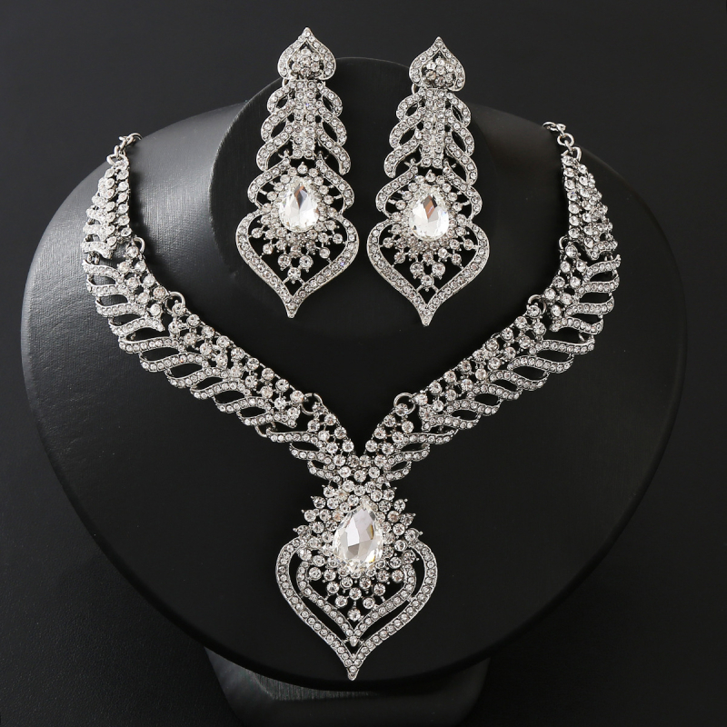 Dva dijela nakita: ogrlica i naušnice od legure sa kristalima, retro stil, elektroplatiranje