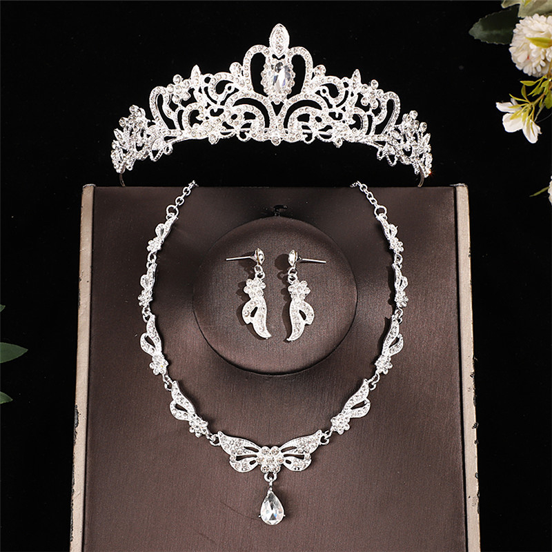 Vjenčani set nakita: tiara, ogrlica i naušnice s rhinestones; legura, križni lanac; motivi: ljubav/kapljica/zvono