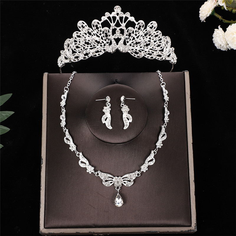 Vjenčani set nakita: tiara, ogrlica i naušnice s rhinestones; legura, križni lanac; motivi: ljubav/kapljica/zvono