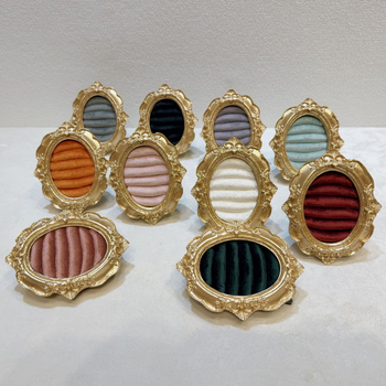 Jin xiao Дисплей за бижута - метална рамка с велурен корпус, квадратен дизайн, изработка от желязо, едночастна конструкция