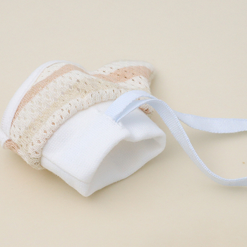 Baba ujjszopás megelőző kesztyűk - Uniszex, Swan's horn, minden évszakban használható, 2024 őszén megjelenés