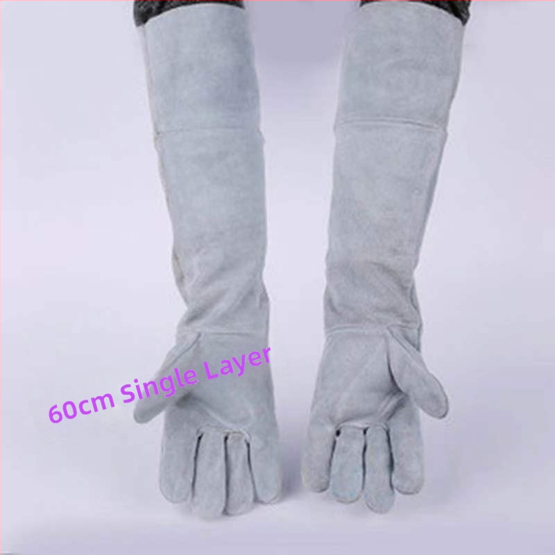 Metināšanas cimdi no liellādas ādas — divslāņaini, ar siltumizolāciju, izturīgi pret skrāpējumiem; piemēroti elektriskai metināšanai un kuģu būvei