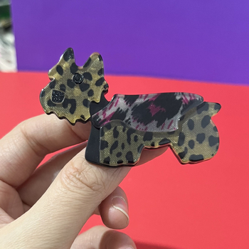 Akril Schnauzer kitűző, kézzel készített, rajzfilmszerű stílus, uniszex