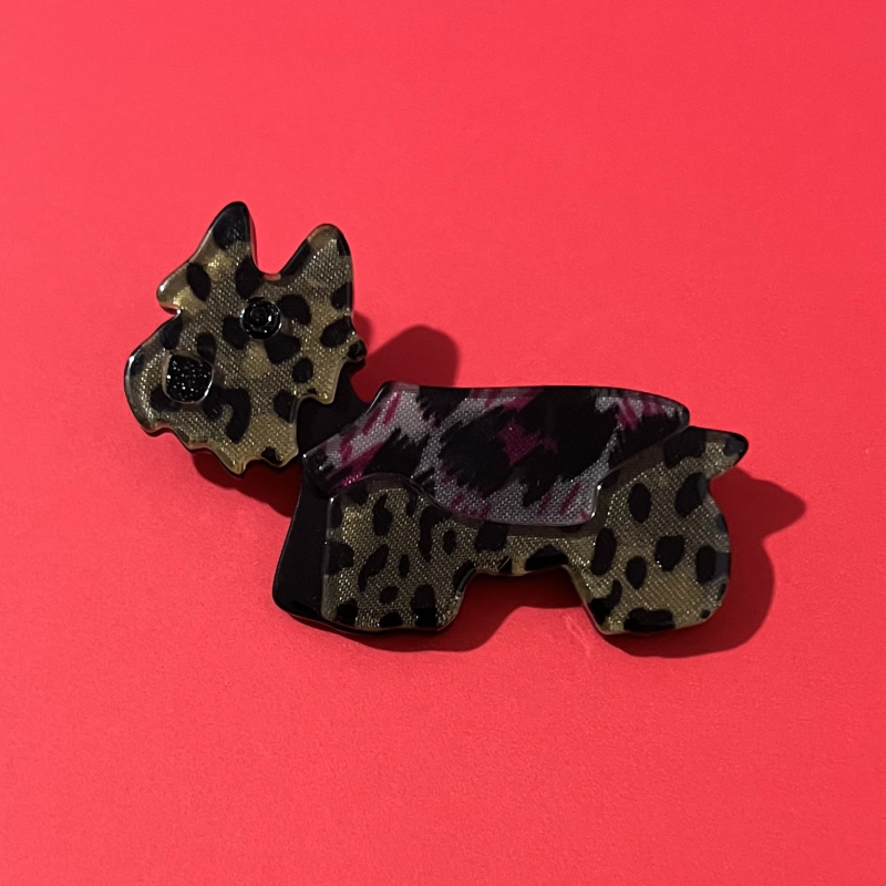 Akril Schnauzer kitűző, kézzel készített, rajzfilmszerű stílus, uniszex