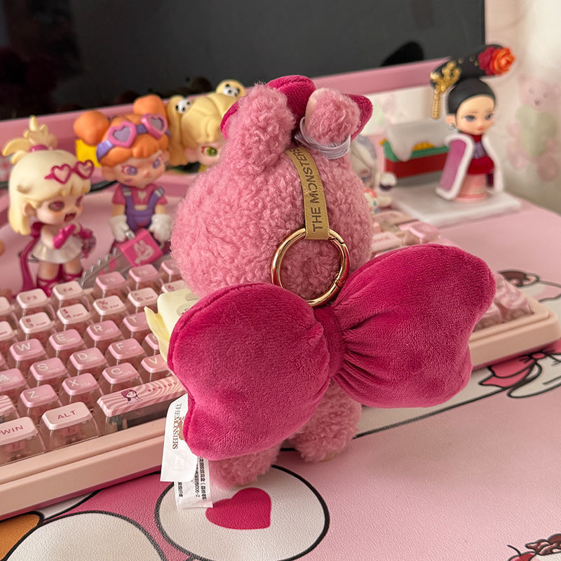 Plišas leļļu apģērbu komplekts apģēršanai – audums, karikatūru tēli, unisex, roku darbs, zīmols Below (lelle nav iekļauta)