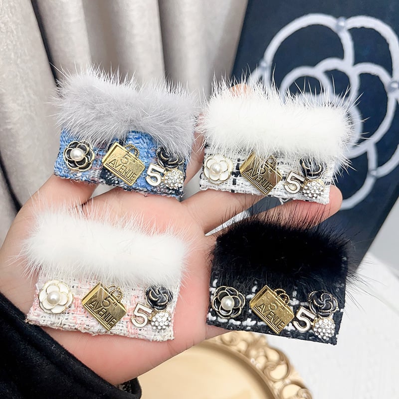 Καρφίτσα από γούνα νορκά, φλοράλ σχεδίαση, χειροποίητη, διακοσμητικό αξεσουάρ