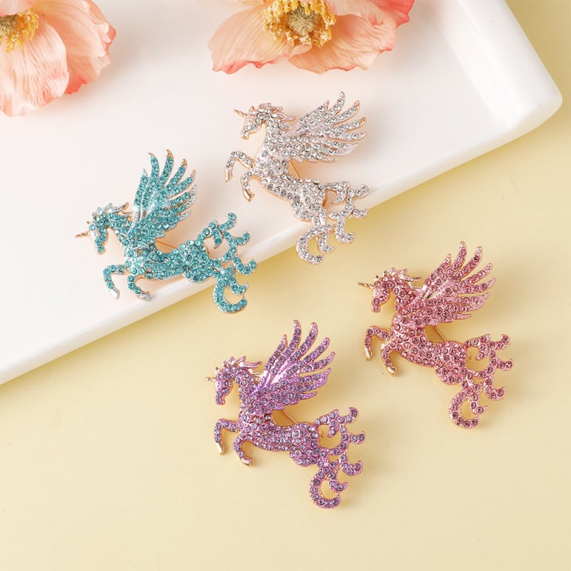 Isiya Καρφίτσα από κράμα, χειροποίητη, με διαμάντια, σε σχήμα Πήγασας – ζωικό μοτίβο