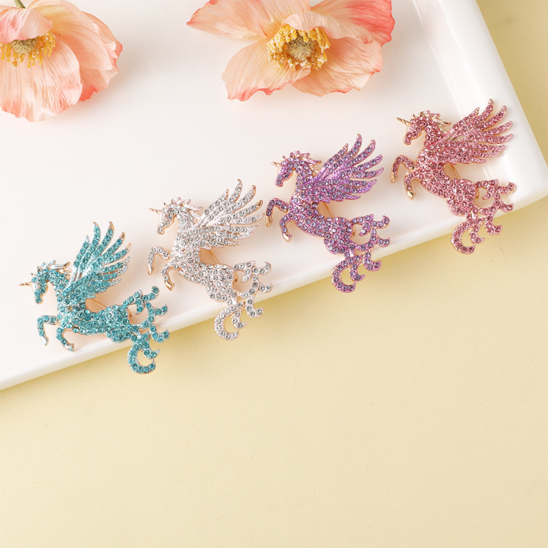 Isiya Καρφίτσα από κράμα, χειροποίητη, με διαμάντια, σε σχήμα Πήγασας – ζωικό μοτίβο