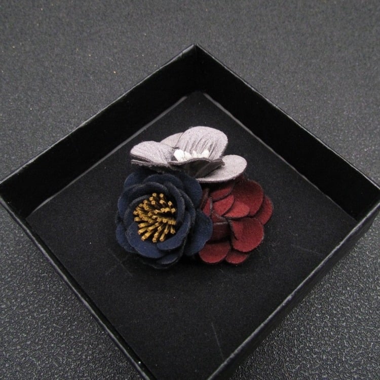 Καρφίτσα ρούχων – φλοράλ, Πρωτότυπος Σχεδιασμός; Διακόσμηση; Ρετρό Στυλ (Υλικό: Ύφασμα; Στυλ: Φλοράλ, Πρωτότυπος Σχεδιασμός; Λειτουργία: Διακόσμηση)