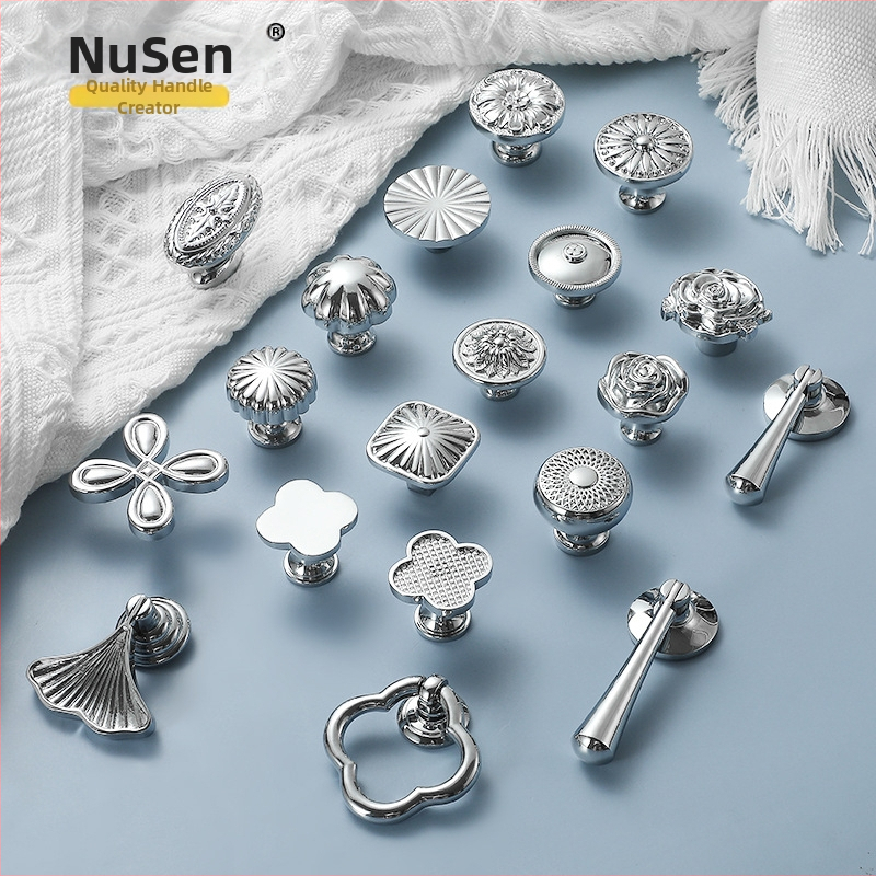 Skapja durvju rokturis ar rozes ziedu dizainu, materiāls: vara, modelis 301, Nu Sheng, mūsdienīgs minimālisms, viegls luksuss