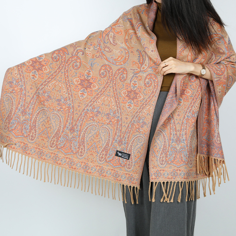 Vintage šal s etno stilom, jacquard uzorkom i resicama od imitacije kašmira za jesen/zimu