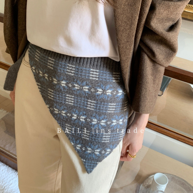 Pleteni trokutasti šal za glavu s retro Fair Isle uzorkom, vuna, jesen-zima, na skladištu