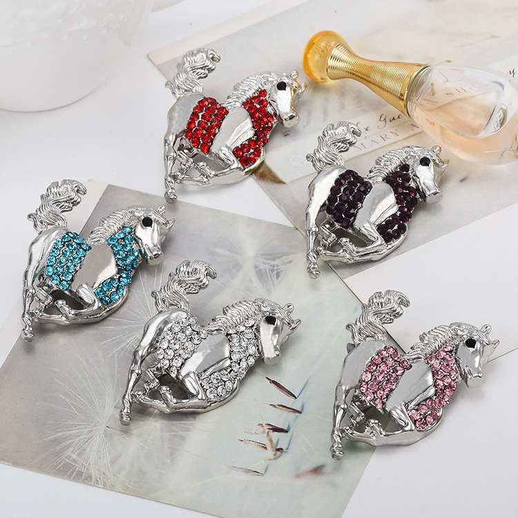 Καρφίτσα Ζώδιο Άλογο από Κράμα, Διαμαντένιες Ενθέσεις – Unisex, Ρετρό Στυλ