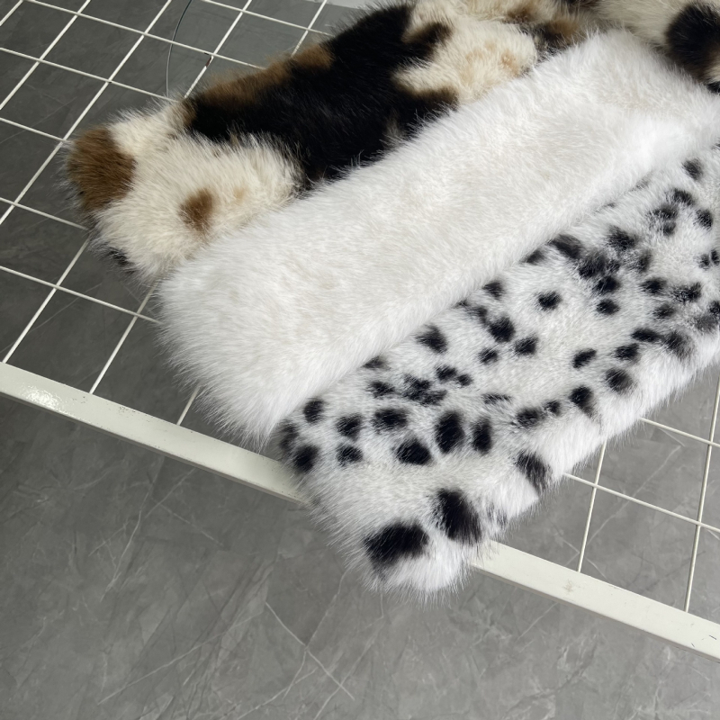 Šal – leopardov točkasti uzorak; plišasta podstava, umjetno zečje krzno; zadržava toplinu; zima