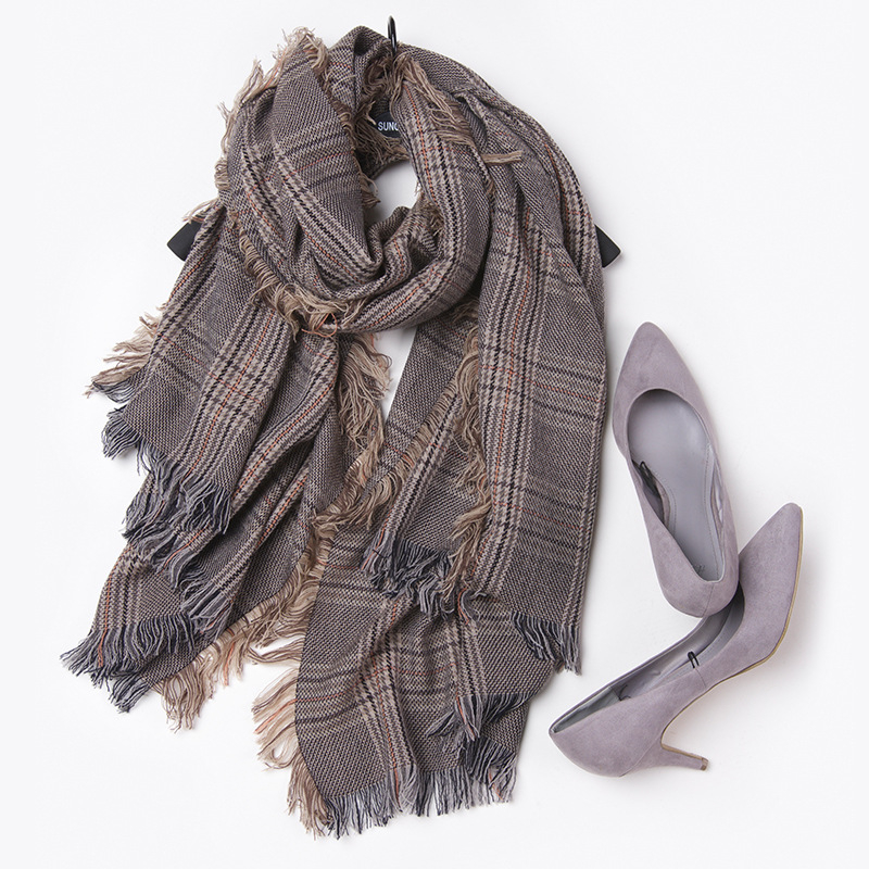 Шал от 100% вълна, хъндоут каре, weft-knit тъкане, топъл за всички сезони