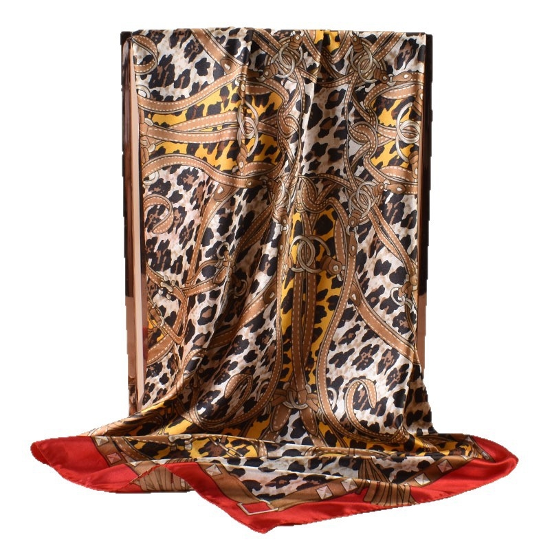 Леопардов принт сатенена квадратна шал с пискюли - гладка тъкан, печат, D573, лято