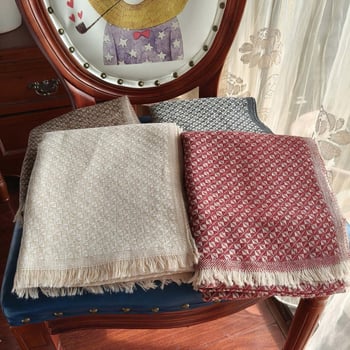 Двустранно плетен вълнен квадратен шал, лек за лятото