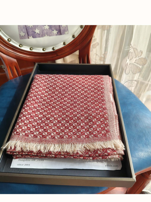 Двустранно плетен вълнен квадратен шал, лек за лятото