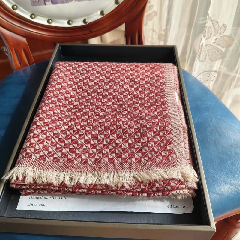 Двустранно плетен вълнен квадратен шал, лек за лятото