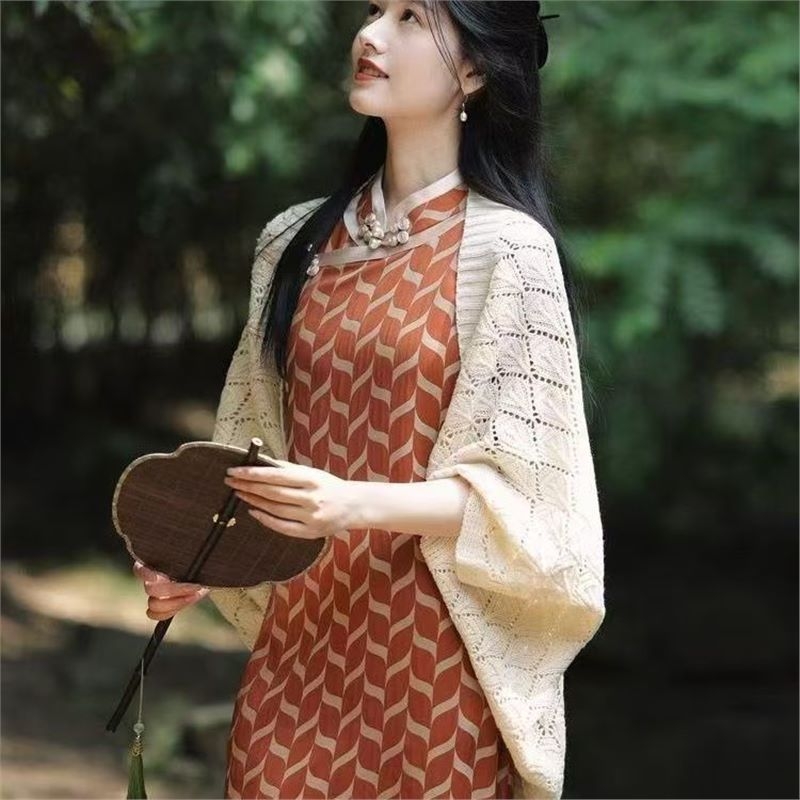 Kineska haljina qipao sa šalivim kardiganom — retro etnički stil, warp knitting, termalna funkcija, proljeće-jesen