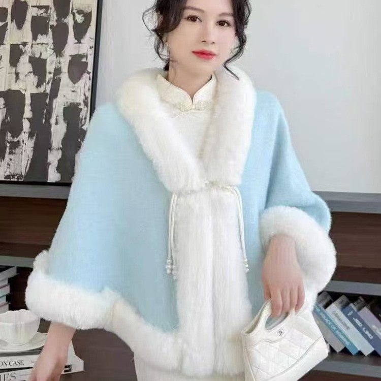 Naistele mõeldud kootud mantel rahvusliku stiiliga, akrüül/sünteetiline vill, džakard-kude, hoiab sooja