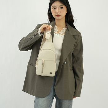 Sieviešu crossbody soma ar pilsētas minimālisma stilu, audums, 2025. gada pavasaris, poliestera oderējums, rāvējslēdzēja atvērums, iekšējā rāvējslēdzēja kabata, iekšējā patch kabata