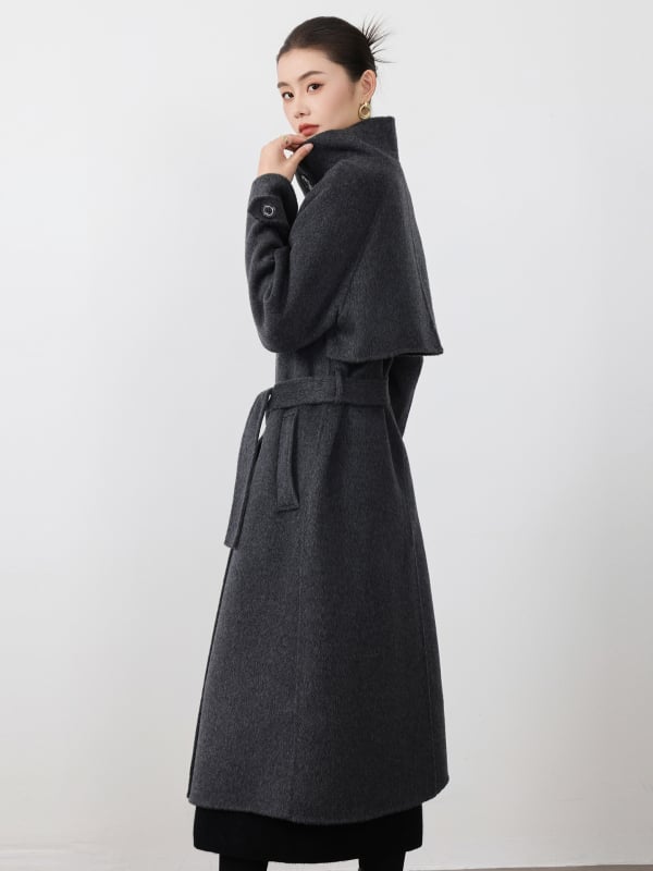 Moteriškas vilnonis palto su stovinčiu apykakle, raištelių detalė, ilgas laisvas siluetas, vilnos-yak mišinio