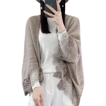 Γυναικεία πλεκτή ζακέτα-φάσα με δαντέλα, διπλής χρήσης, ζεστό μαλλί; πλάτος 135–175 cm; πλέξη warp; φινίρισμα jacquard; μονόχρωμο