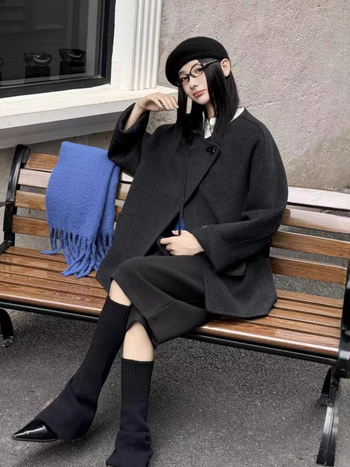 Moteriški vilnos paltai, storas, laisvas kirpimas, vidutinio ilgio 65–80 cm, apykaklė su reveru, ilgos rankovės, 95% vilna, kasdienis stilius, ruduo 2025