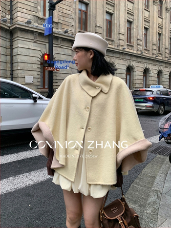 Moteriškas vilnos pelerinės tipo paltas, minimalistinis stilius, ilgis 50–65 cm, Žiema 2025