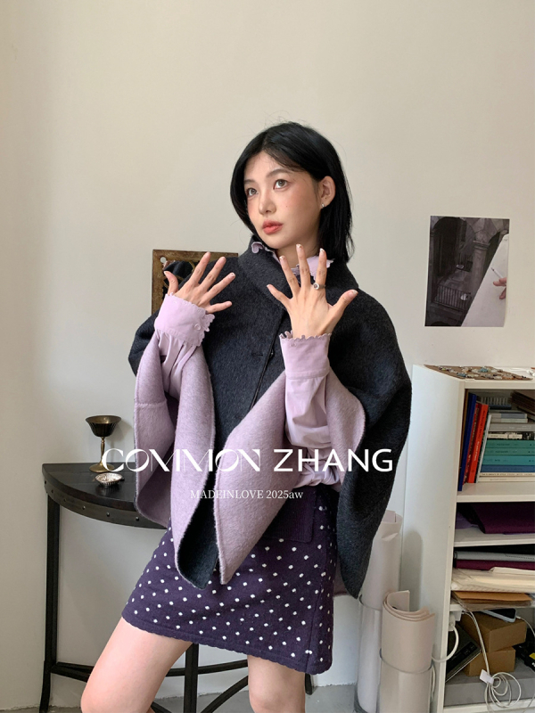 Moteriškas vilnos pelerinės tipo paltas, minimalistinis stilius, ilgis 50–65 cm, Žiema 2025