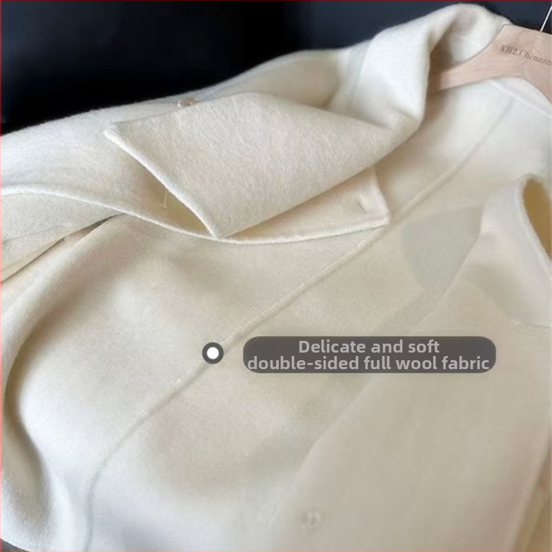 Moterų vilnos paltas su kašmyro mišiniu, vidutinio ilgio, korejiško stiliaus, užsegimas trimis mygtukais.