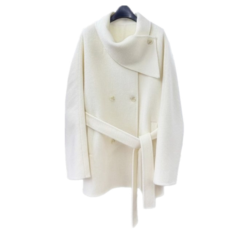 Moterų vilnos paltas su kašmyro mišiniu, vidutinio ilgio, korejiško stiliaus, užsegimas trimis mygtukais.