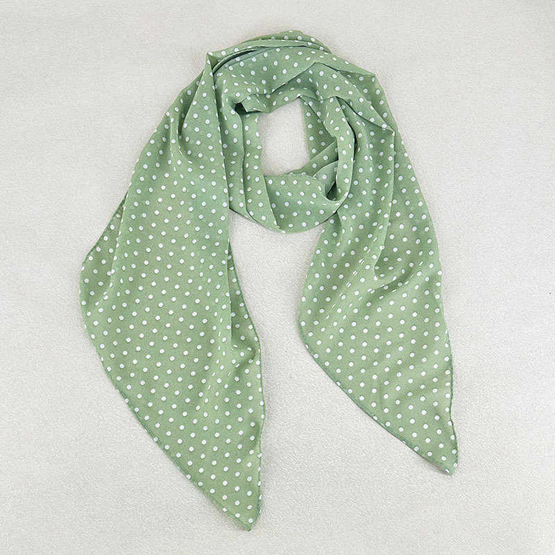 Crni šal s točkicama — elegantan, svestran ukras za vrat i kosu, dimenzije 153×28 cm, proljeće 2025.
