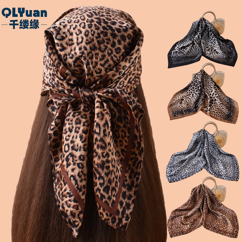 Квадратно шалче от сатенен шифон със леопардов принт, проста тъкан, лято