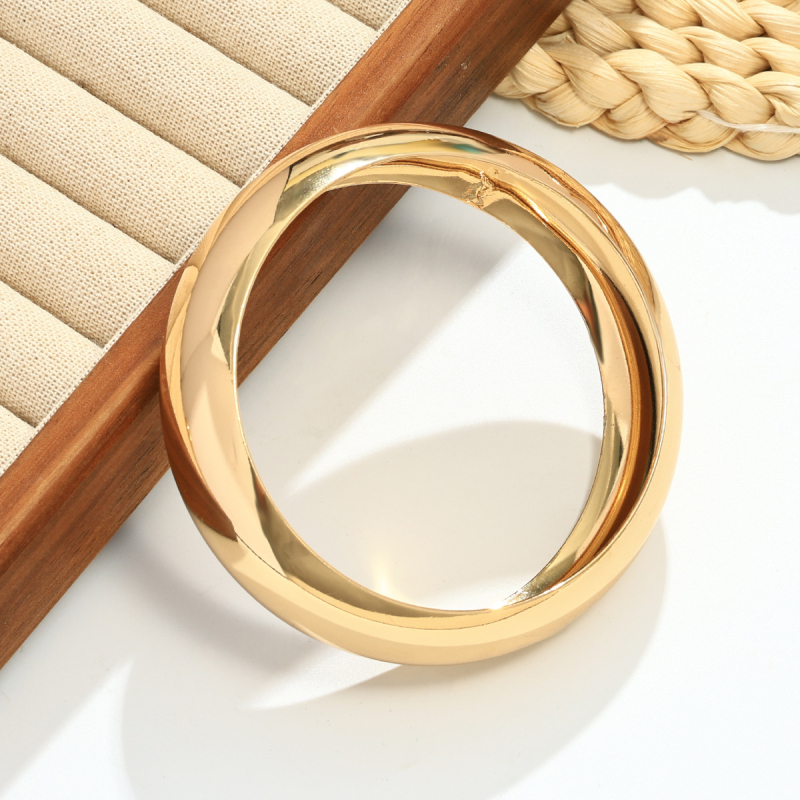 Set naušnica od zlitine, elektroplatiniranje, oblik jednostavnog kruga, uključuje naušnice, ogrlicu i narukvice, uzorci Ljubav / Kap / Zvono