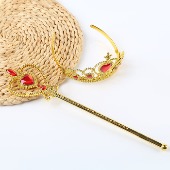 Σετ κοσάπλεϊ για το Halloween: Κορώνη, Κολιέ και Ραβδί Μαγείας – Υλικό: Πλαστικό/ρητίνη; Στυλ: Κινούμενο σχέδιο, Παιδιά; Διακόσμηση: Κορώνη; Επεξεργασία: Ηλεκτροεπιχρύωση; Κατηγορία προϊόντος: Αξεσουάρ κεφαλής