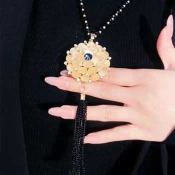 Sieviešu korejiešu stilā garā džemperķēde ar rakstu, karains modelis, garums 81 cm un vairāk, čūskas tipa ķēde, sakaļā ar mākslīgu akmeni un kulonu