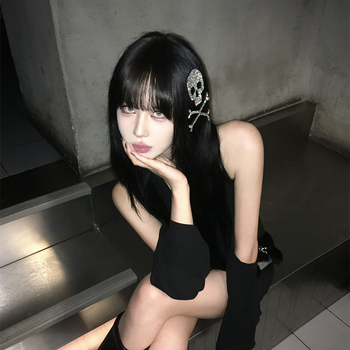 Rokām darināts galvas rotaslietas ar kaula formu un kristāliem, tumšs gotiskais stils